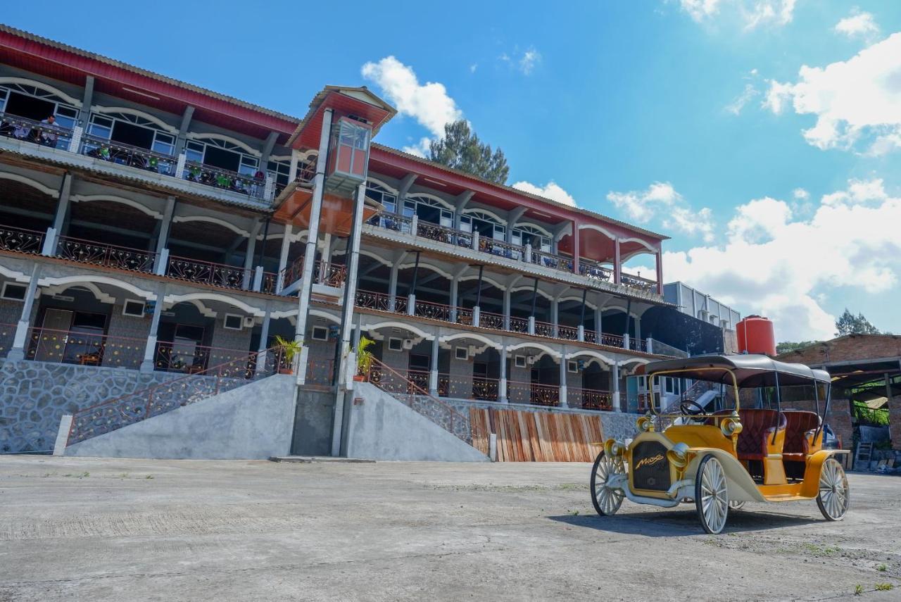 Hotel Urbanview Mountain Palace Kopeng 2*